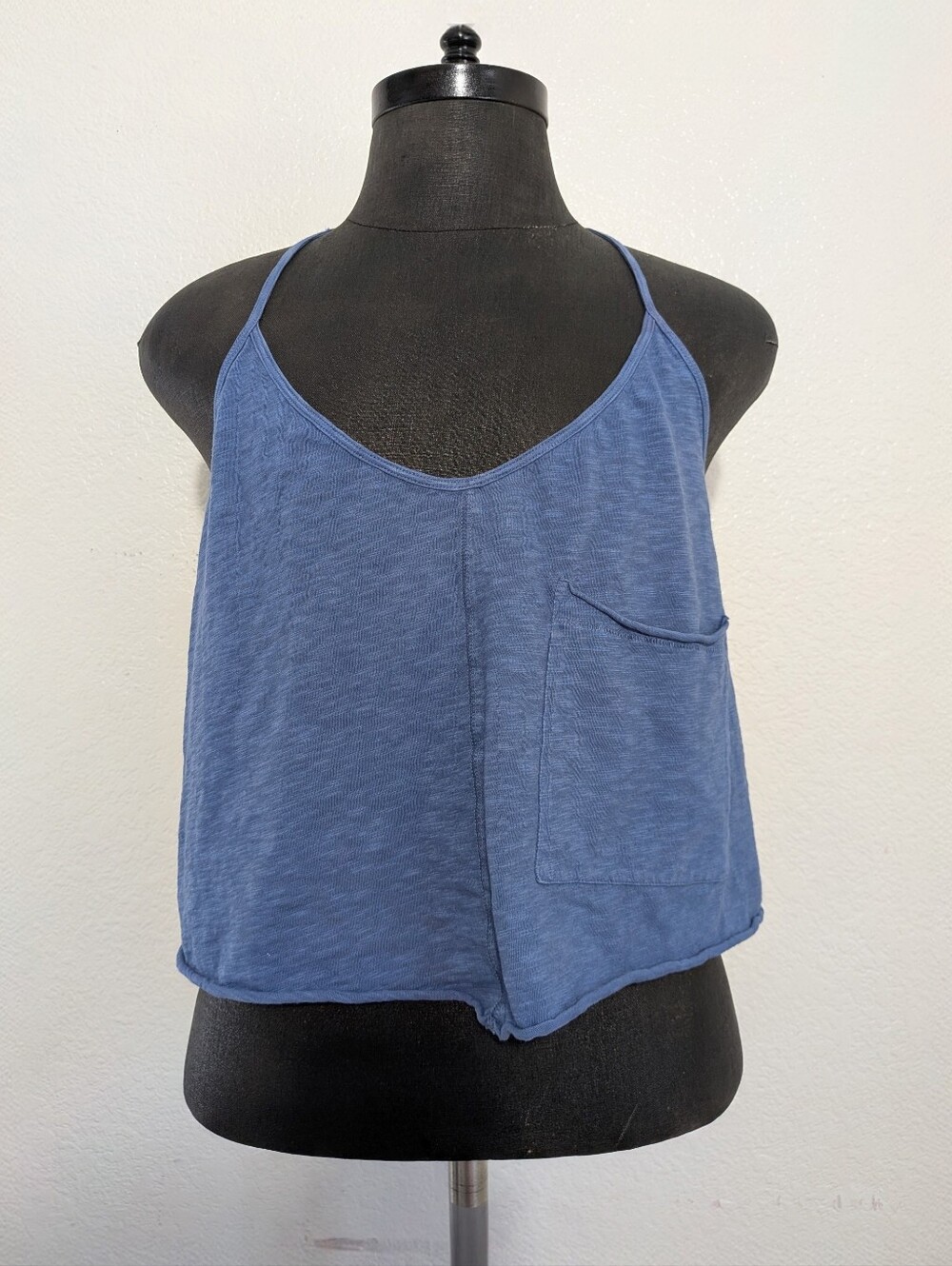 Aerie Summer Crochet Back Cropped Blue Pocket Tank Top
Size: XL